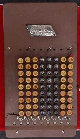Comptometer mechanical calculator